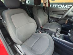 CHEVROLET ONIX HATCH LTZ 1.4 8V FlexPower Mec. 2013/2014 VALE AUTOMÓVEIS LAJEADO / Carros no Vale