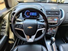 CHEVROLET TRACKER LTZ 1.8 16V 4×2 2015/2016 VALE AUTOMÓVEIS LAJEADO / Carros no Vale