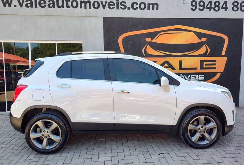 CHEVROLET TRACKER LTZ 1.8 16V 4×2 2015/2016 VALE AUTOMÓVEIS LAJEADO / Carros no Vale