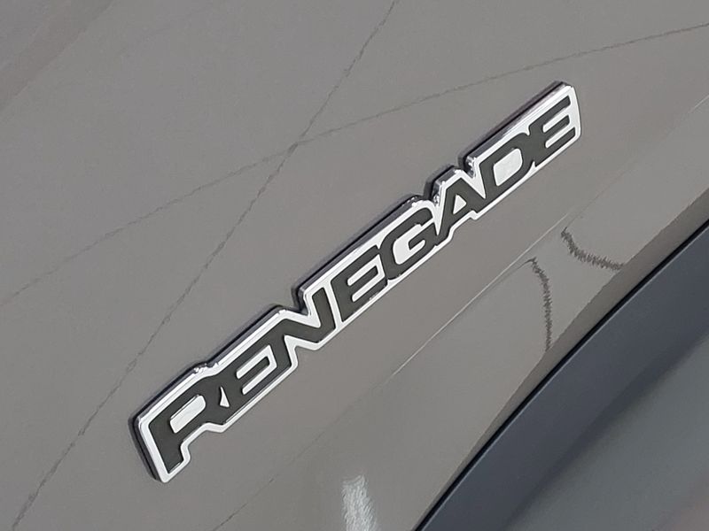 JEEP RENEGADE 1.8 16V FLEX LONGITUDE 4P AUTOMÁTICO 2019/2020 BETIOLO NOVOS E SEMINOVOS LAJEADO / Carros no Vale