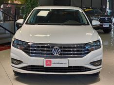 Volkswagen JETTA 1.4 250 TSI TOTAL FLEX COMFORTLINE TIPTRONIC 2018/2019 BETIOLO NOVOS E SEMINOVOS LAJEADO / Carros no Vale