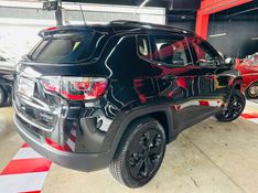 JEEP COMPASS 2.0 16V FLEX NIGHT EAGLE AUTOMÁTICO 2018/2018 CASTELLAN E TOMAZONI MOTORS CAXIAS DO SUL / Carros no Vale