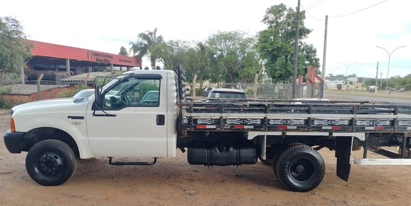 Ford F-4000 TURBO CUMMINS Carroceria 2001/2002 CAMINHÕES & CAMIONETAS PASSO FUNDO / Carros no Vale