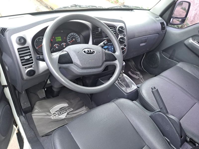 KIA Bongo K-2500 2.5 4×2 TB Diesel 2021/2022 CAMINHÕES & CAMIONETAS PASSO FUNDO / Carros no Vale