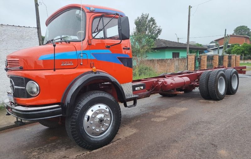 Mercedes-Benz 2213 L-2213 3-Eixos 2p 6×4 Tora Florestal 1975/1975 CAMINHÕES & CAMIONETAS PASSO FUNDO / Carros no Vale