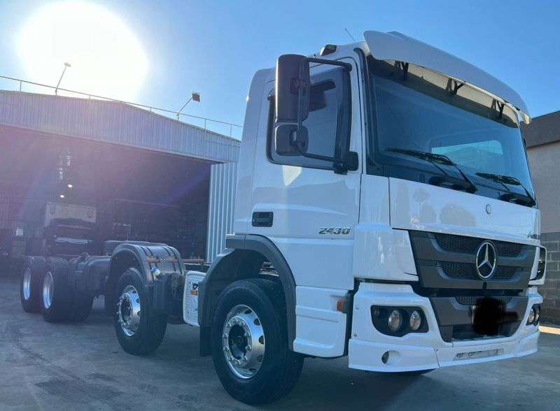 Mercedes-Benz Atego 2430 Bi Truck Chassi 2015/2016 CAMINHÕES & CAMIONETAS PASSO FUNDO / Carros no Vale