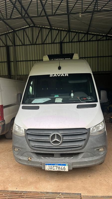 Mercedes-Benz SPRINTER 2.2 CDI DIESEL FURGÃO 516 TA EXTRA LONGO MANUAL 2020/2020 CAMINHÕES & CAMIONETAS PASSO FUNDO / Carros no Vale