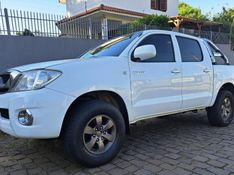 Toyota HILUX 2.5 STD 4X4 CD 16V TURBO DIESEL 4P MANUAL 2011/2011 CAMINHÕES & CAMIONETAS PASSO FUNDO / Carros no Vale