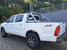 Toyota HILUX 2.5 STD 4X4 CD 16V TURBO DIESEL 4P MANUAL 2011/2011 CAMINHÕES & CAMIONETAS PASSO FUNDO / Carros no Vale