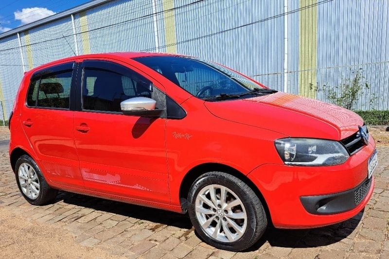 Volkswagen FOX 1.6 MI ROCK IN RIO 8V FLEX 4P MANUAL 2013/2014 CAMINHÕES & CAMIONETAS PASSO FUNDO / Carros no Vale