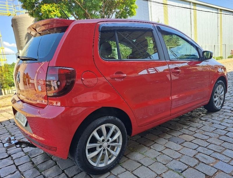 Volkswagen FOX 1.6 MI ROCK IN RIO 8V FLEX 4P MANUAL 2013/2014 CAMINHÕES & CAMIONETAS PASSO FUNDO / Carros no Vale