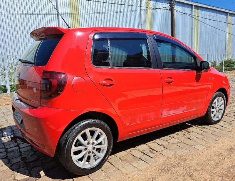 Volkswagen FOX 1.6 MI ROCK IN RIO 8V FLEX 4P MANUAL 2013/2014 CAMINHÕES & CAMIONETAS PASSO FUNDO / Carros no Vale