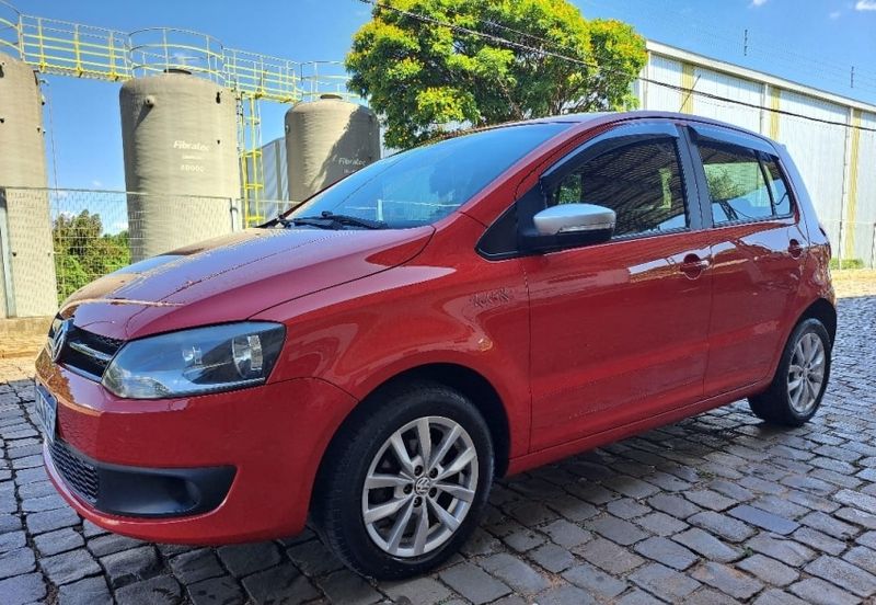 Volkswagen FOX 1.6 MI ROCK IN RIO 8V FLEX 4P MANUAL 2013/2014 CAMINHÕES & CAMIONETAS PASSO FUNDO / Carros no Vale