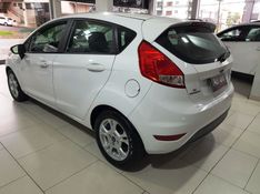 Ford FIESTA 1.6 SE HATCH 16V FLEX 4P POWERSHIFT 2014/2015 ADVANT AUTOMÓVEIS CAXIAS DO SUL / Carros no Vale