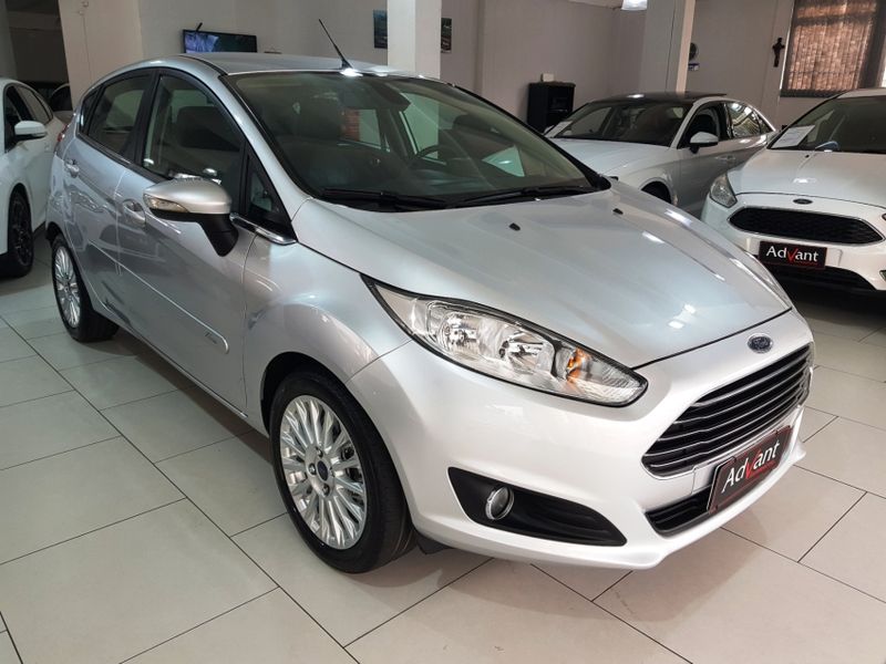 Ford FIESTA 1.6 TITANIUM HATCH 16V FLEX 4P POWERSHIFT 2013/2014 ADVANT AUTOMÓVEIS CAXIAS DO SUL / Carros no Vale