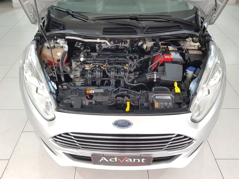 Ford FIESTA 1.6 TITANIUM HATCH 16V FLEX 4P POWERSHIFT 2013/2014 ADVANT AUTOMÓVEIS CAXIAS DO SUL / Carros no Vale