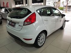 Ford FIESTA 1.6 TITANIUM HATCH 16V FLEX 4P POWERSHIFT 2017/2017 ADVANT AUTOMÓVEIS CAXIAS DO SUL / Carros no Vale