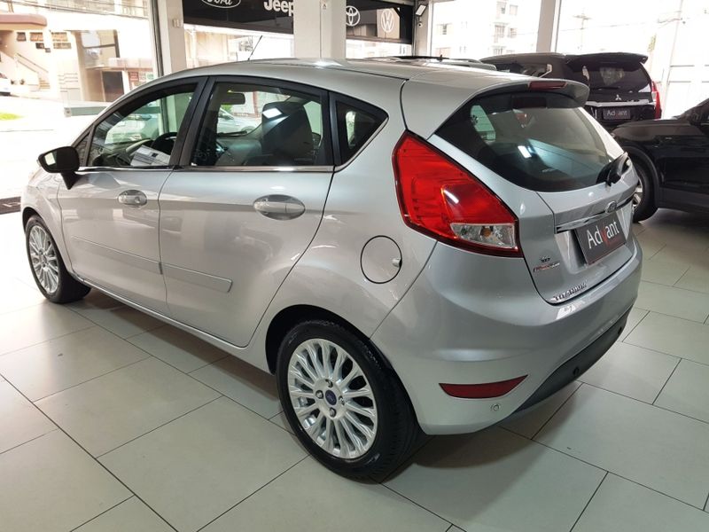 Ford FIESTA 1.6 TITANIUM HATCH 16V FLEX 4P POWERSHIFT 2013/2014 ADVANT AUTOMÓVEIS CAXIAS DO SUL / Carros no Vale