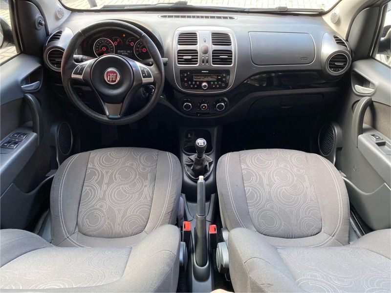 Fiat Siena ATTRACT 1.0 2017/2018 ENZO MULTIMARCAS CAXIAS DO SUL / Carros no Vale