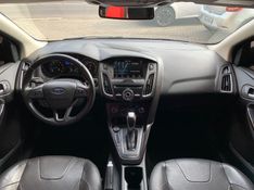 Ford Focus / TI AT 2.0SC 2016/2017 ENZO MULTIMARCAS CAXIAS DO SUL / Carros no Vale