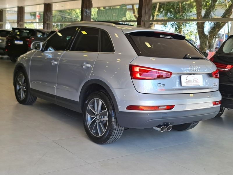 Audi Q3 2.0 TFSI AMBIENTE QUATTRO 4P GASOLINA S TRONIC 2017/2018 CARRO DEZ NOVO HAMBURGO / Carros no Vale