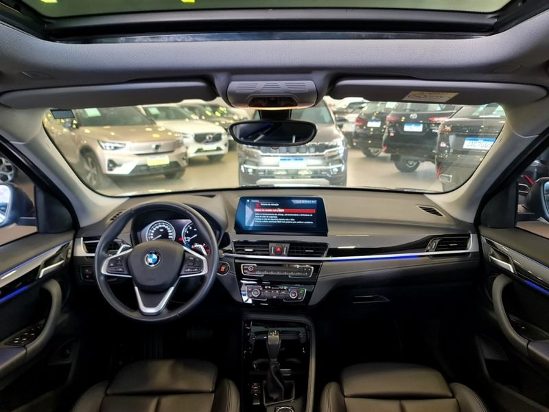 BMW X1 2.0 16V TURBO ACTIVEFLEX SDRIVE20I X-LINE 4P AUTOMÁTICO 2019/2020 CARRO DEZ NOVO HAMBURGO / Carros no Vale