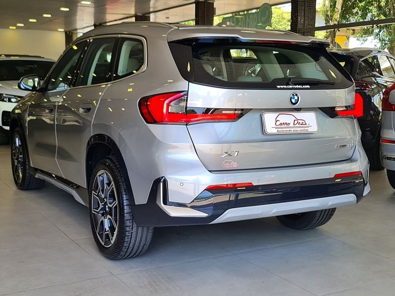 BMW X1 2.0 16V TURBO GASOLINA SDRIVE20I X-LINE STEPTRONIC 2022/2023 CARRO DEZ NOVO HAMBURGO / Carros no Vale