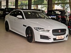 Jaguar XE 2.0 16V SI4 TURBO GASOLINA R-SPORT 4P AUTOMÁTICO 2015/2016 CARRO DEZ NOVO HAMBURGO / Carros no Vale