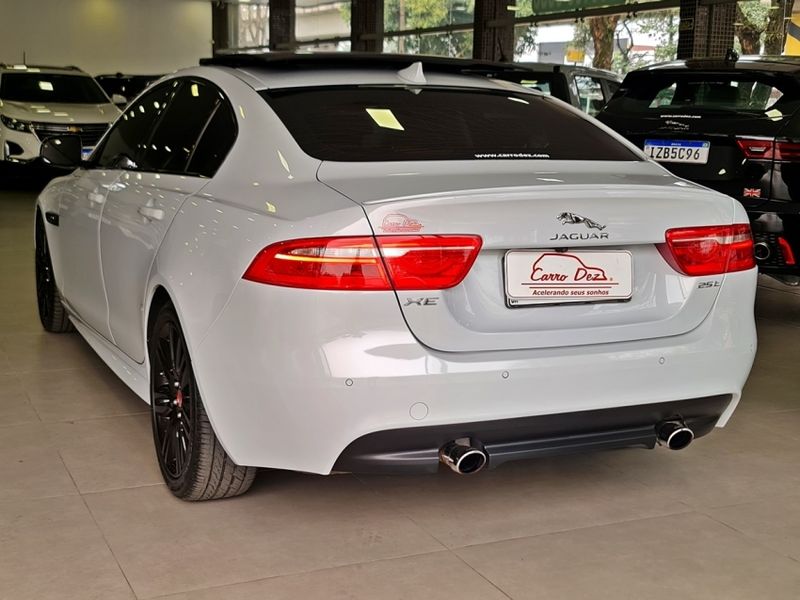 Jaguar XE 2.0 16V SI4 TURBO GASOLINA R-SPORT 4P AUTOMÁTICO 2015/2016 CARRO DEZ NOVO HAMBURGO / Carros no Vale