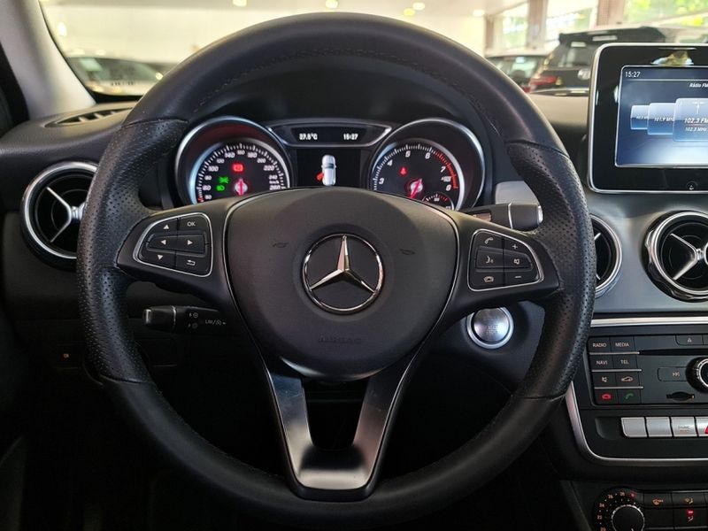 Mercedes-Benz GLA 200 1.6 CGI FLEX ADVANCE 7G-DCT 2019/2019 CARRO DEZ NOVO HAMBURGO / Carros no Vale