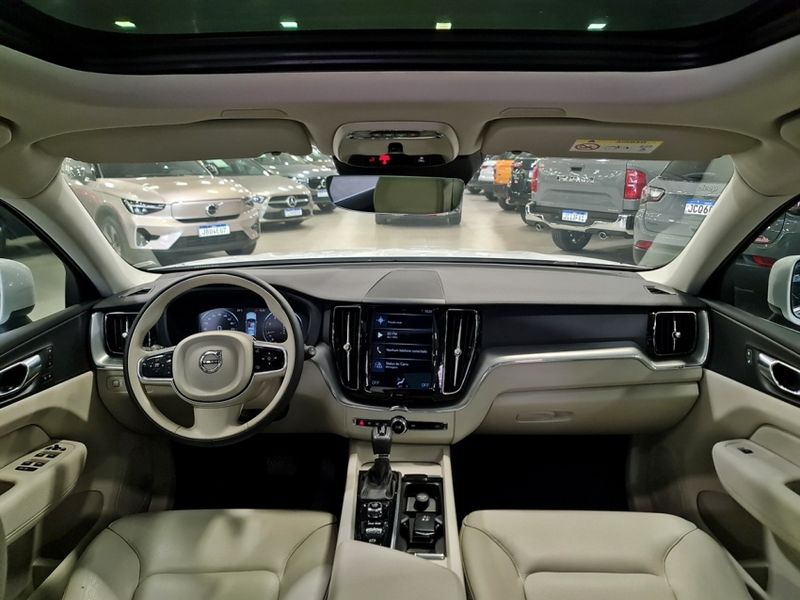 Volvo XC60 2.0 T5 GASOLINA MOMENTUM AWD GEARTRONIC 2019/2020 CARRO DEZ NOVO HAMBURGO / Carros no Vale