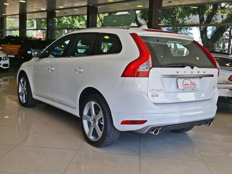 Volvo XC60 2.0 T5 R DESIGN TURBO GASOLINA 4P AUTOMÁTICO 2013/2014 CARRO DEZ NOVO HAMBURGO / Carros no Vale