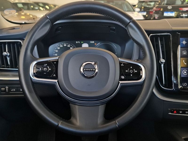 Volvo XC60 2.0 T8 HYBRID MOMENTUM AWD GEARTRONIC 2019/2020 CARRO DEZ NOVO HAMBURGO / Carros no Vale