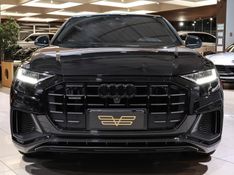 Audi Q8 3.0 TFSI GASOLINA PERFORMANCE BLACK QUATTRO TIPTRONIC 2022/2022 VIA BELLA VEÍCULOS ESPECIAIS CAXIAS DO SUL / Carros no Vale