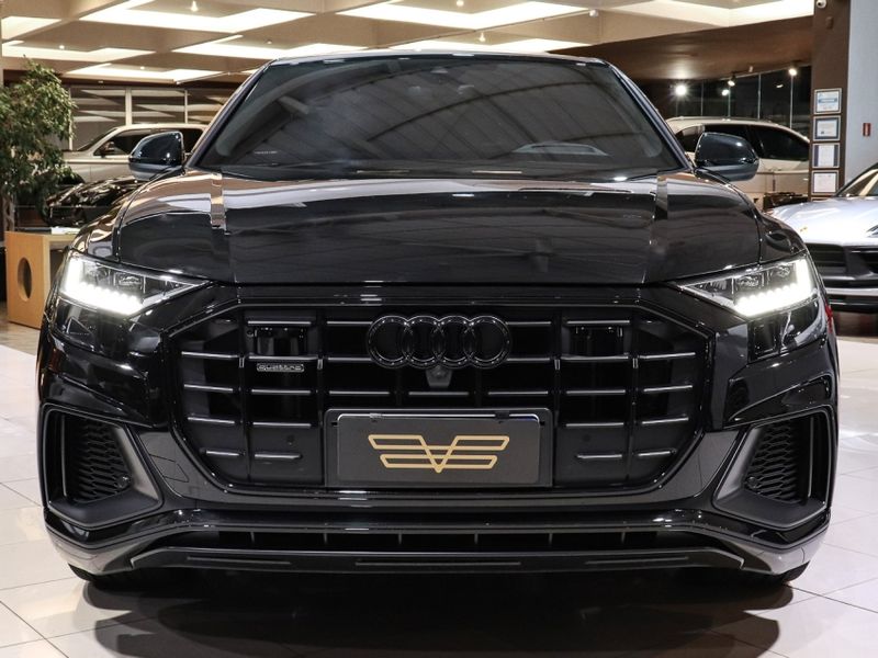 Audi Q8 3.0 TFSI GASOLINA PERFORMANCE BLACK QUATTRO TIPTRONIC 2022/2022 VIA BELLA VEÍCULOS ESPECIAIS CAXIAS DO SUL / Carros no Vale