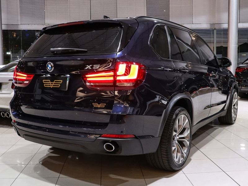 BMW X5 3.0 4X4 30D I6 TURBO DIESEL 4P AUTOMÁTICO 2016/2017 VIA BELLA VEÍCULOS ESPECIAIS CAXIAS DO SUL / Carros no Vale