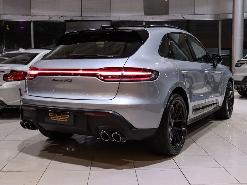 Porsche MACAN 2.9 V6 BITURBO GASOLINA GTS PDK 2023/2023 VIA BELLA VEÍCULOS ESPECIAIS CAXIAS DO SUL / Carros no Vale