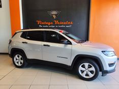 JEEP COMPASS 2.0 16V FLEX SPORT AUTOMÁTICO 2017/2018 VINTAGE VEÍCULOS CAXIAS DO SUL / Carros no Vale