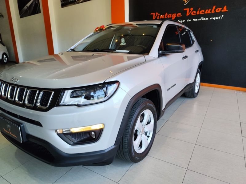 JEEP COMPASS 2.0 16V FLEX SPORT AUTOMÁTICO 2017/2018 VINTAGE VEÍCULOS CAXIAS DO SUL / Carros no Vale