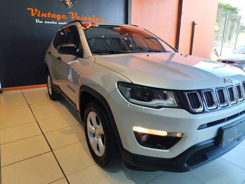 JEEP COMPASS 2.0 16V FLEX SPORT AUTOMÁTICO 2017/2018 VINTAGE VEÍCULOS CAXIAS DO SUL / Carros no Vale