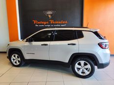 JEEP COMPASS 2.0 16V FLEX SPORT AUTOMÁTICO 2017/2018 VINTAGE VEÍCULOS CAXIAS DO SUL / Carros no Vale