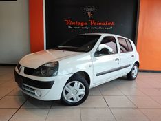 Renault CLIO 1.0 AUTHENTIQUE 16V GASOLINA 4P MANUAL 2005/2005 VINTAGE VEÍCULOS CAXIAS DO SUL / Carros no Vale