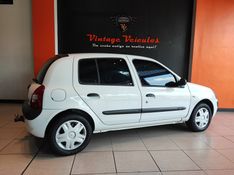 Renault CLIO 1.0 AUTHENTIQUE 16V GASOLINA 4P MANUAL 2005/2005 VINTAGE VEÍCULOS CAXIAS DO SUL / Carros no Vale