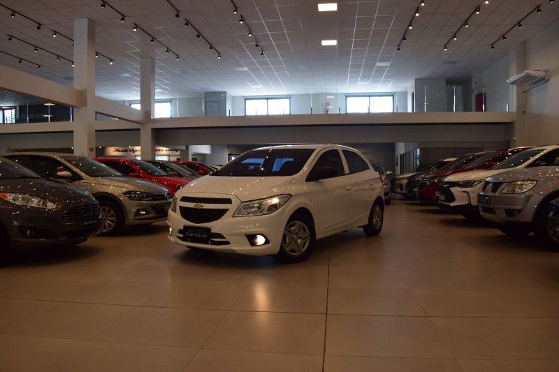 Chevrolet ONIX JOY 1.0 2017 DINAMICA-CAR VENÂNCIO AIRES / Carros no Vale