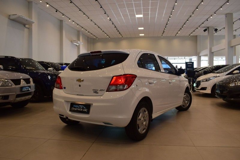 Chevrolet ONIX JOY 1.0 2017 DINAMICA-CAR VENÂNCIO AIRES / Carros no Vale