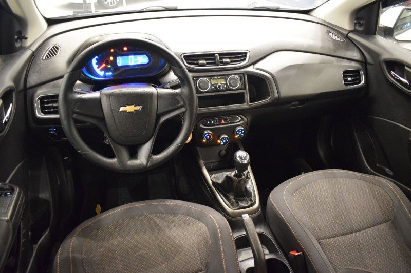 Chevrolet ONIX LT 1.4 2013 DINAMICA-CAR VENÂNCIO AIRES / Carros no Vale