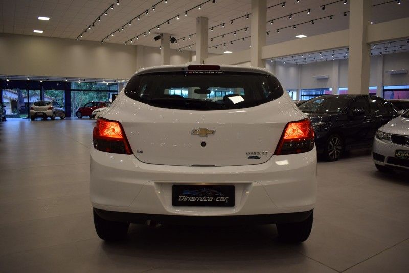 Chevrolet ONIX LT 1.4 2013 DINAMICA-CAR VENÂNCIO AIRES / Carros no Vale