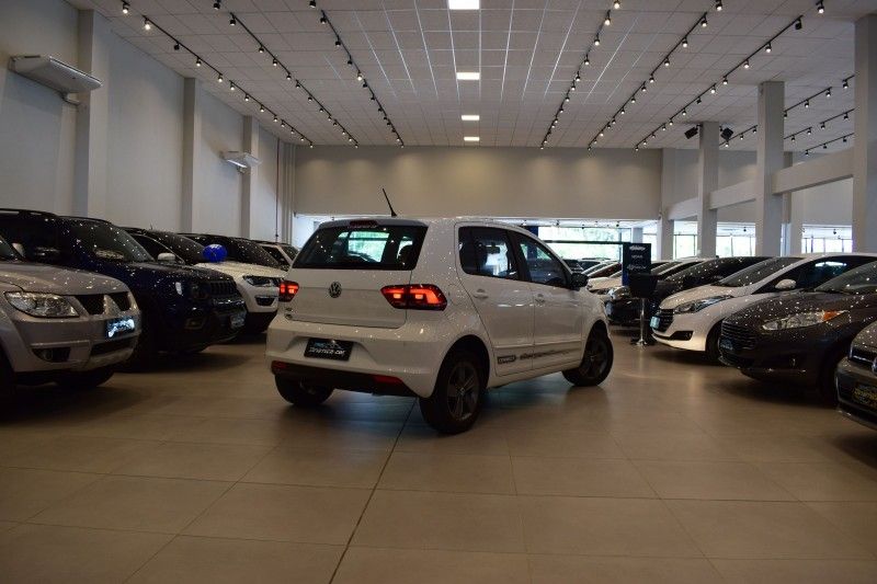 Volkswagen FOX CONNECT 1.6 2019 DINAMICA-CAR VENÂNCIO AIRES / Carros no Vale