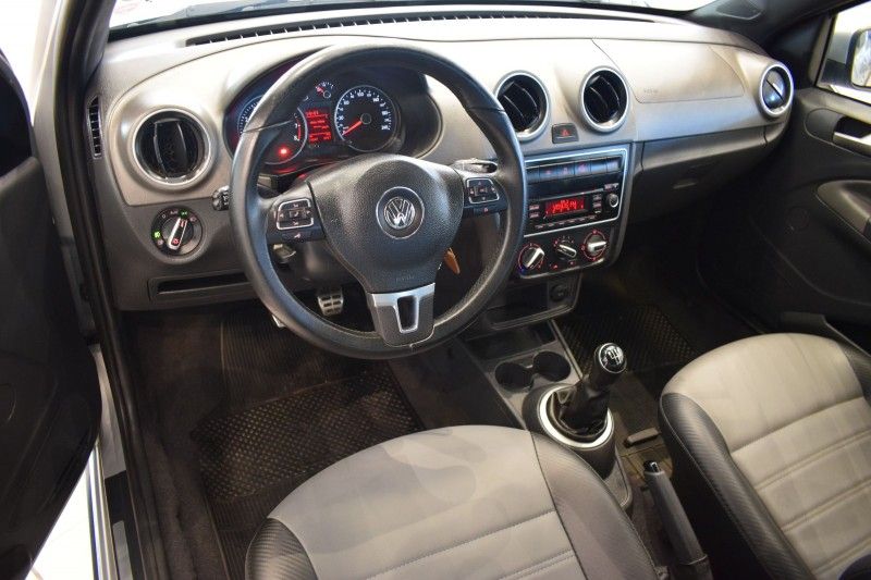 Volkswagen SAVEIRO CD CROSS 1.6 2016 DINAMICA-CAR VENÂNCIO AIRES / Carros no Vale