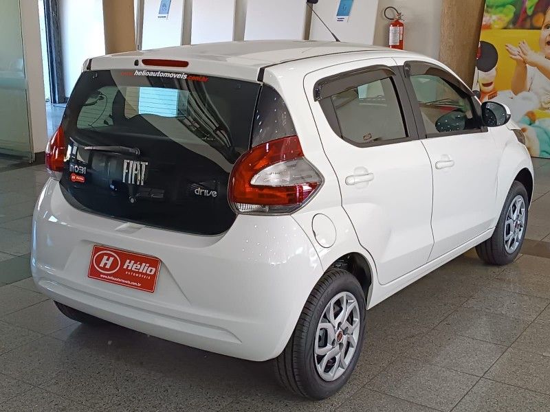 Fiat MOBI DRIVE 1.0 2018 HÉLIO AUTOMÓVEIS LAJEADO / Carros no Vale